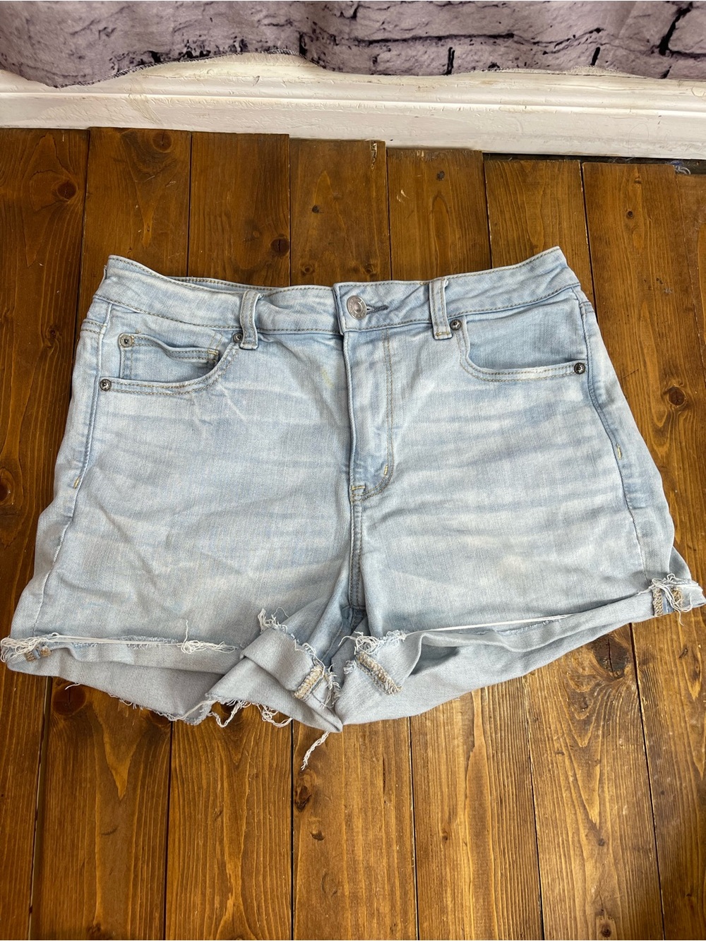 American Eagle outfitters high rise shortie size 14 light wash